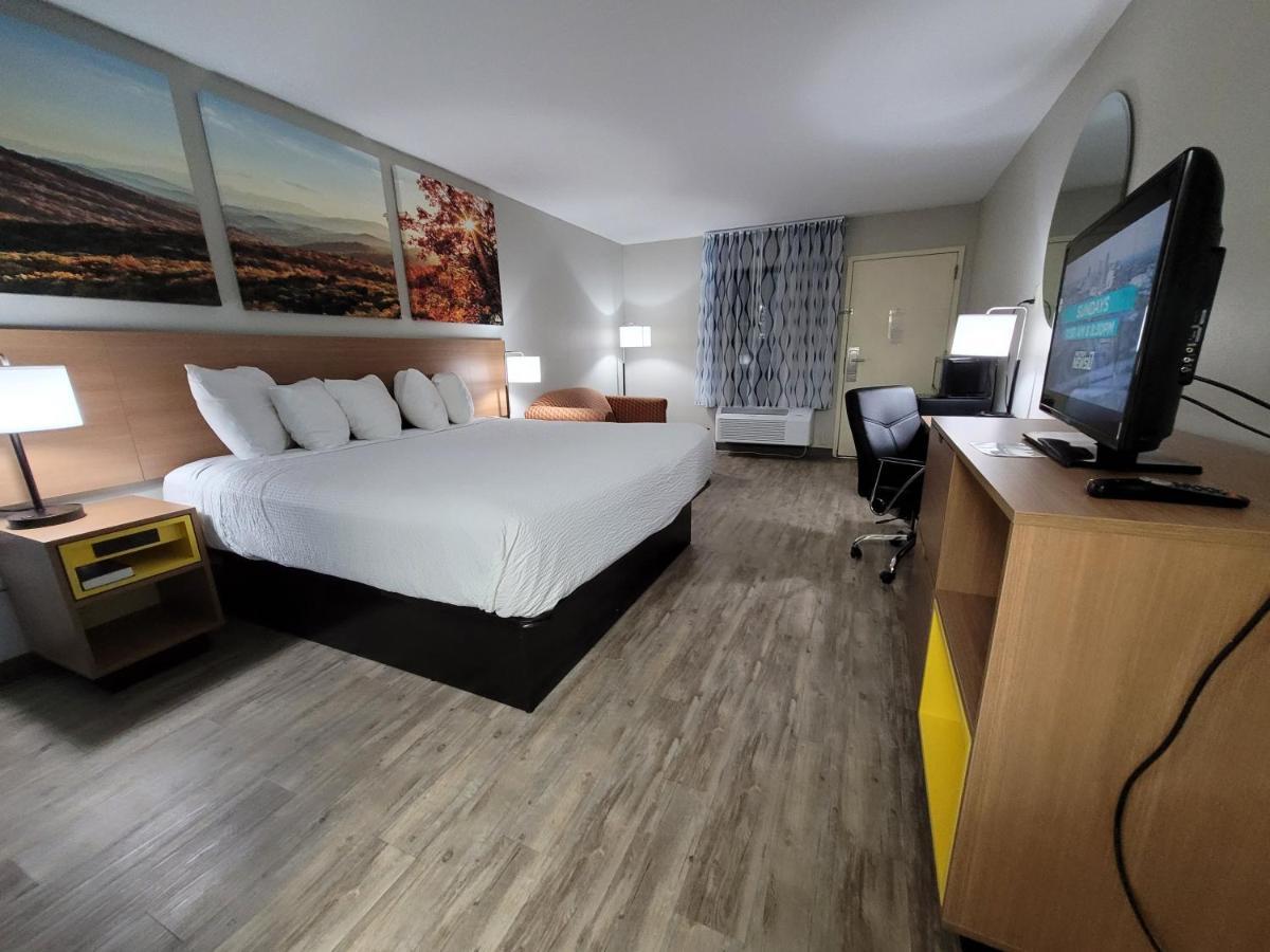 Days Inn By Wyndham Biscoe Esterno foto