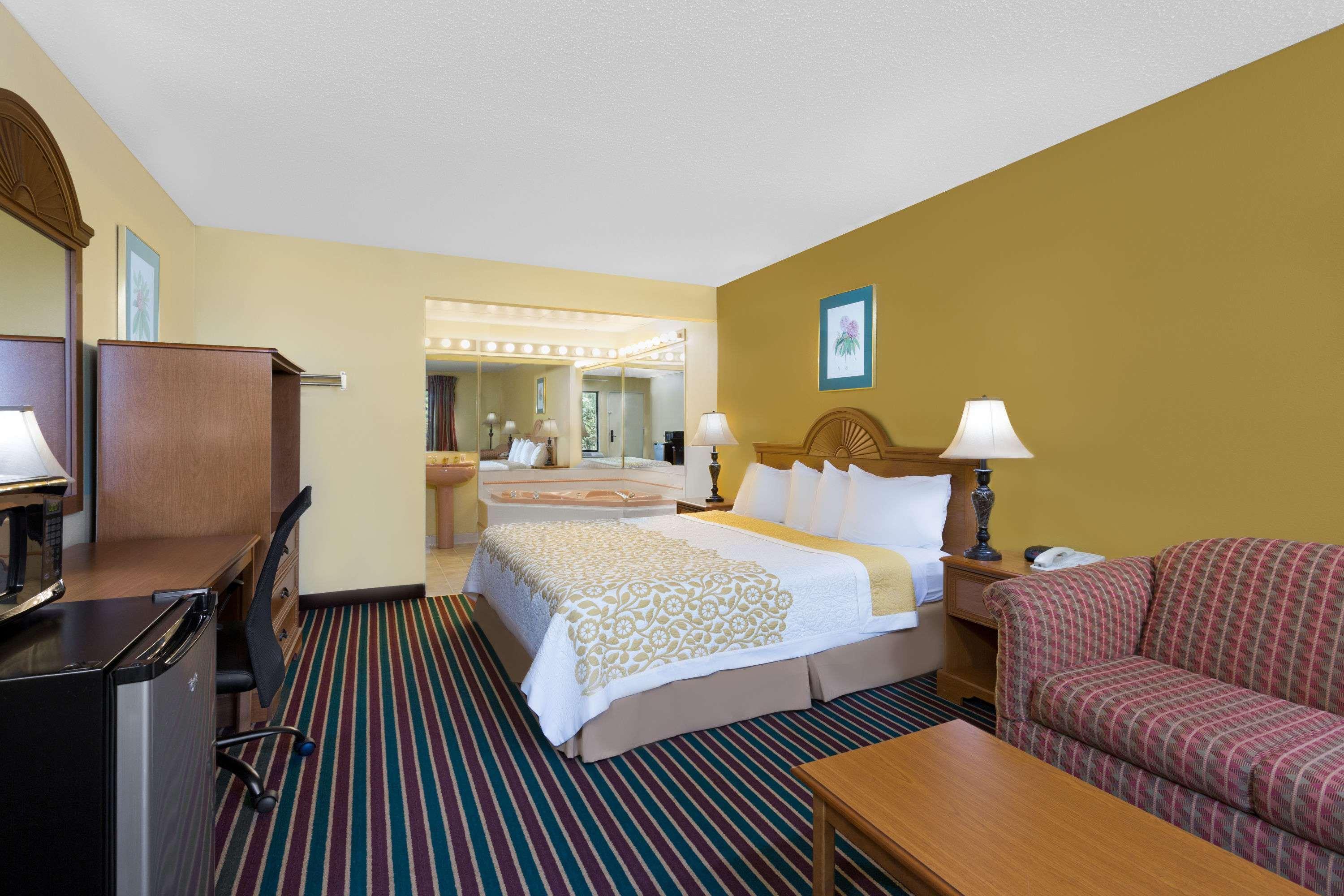 Days Inn By Wyndham Biscoe Esterno foto