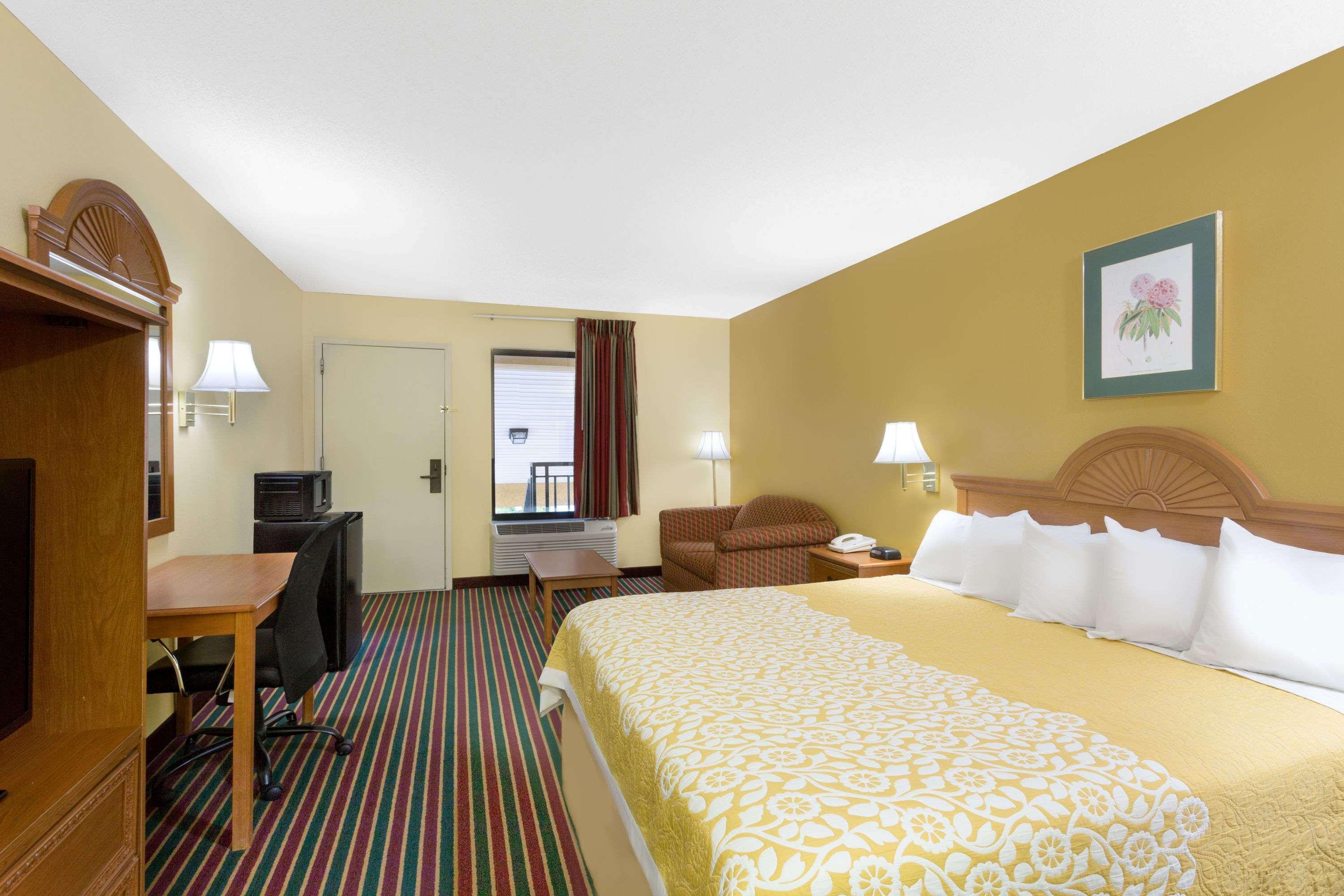 Days Inn By Wyndham Biscoe Esterno foto