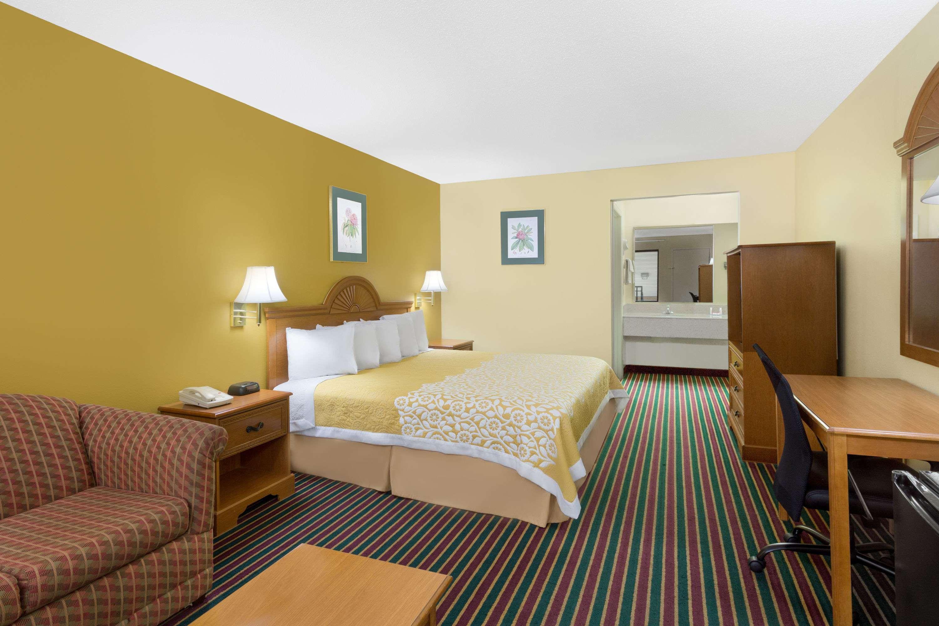 Days Inn By Wyndham Biscoe Esterno foto