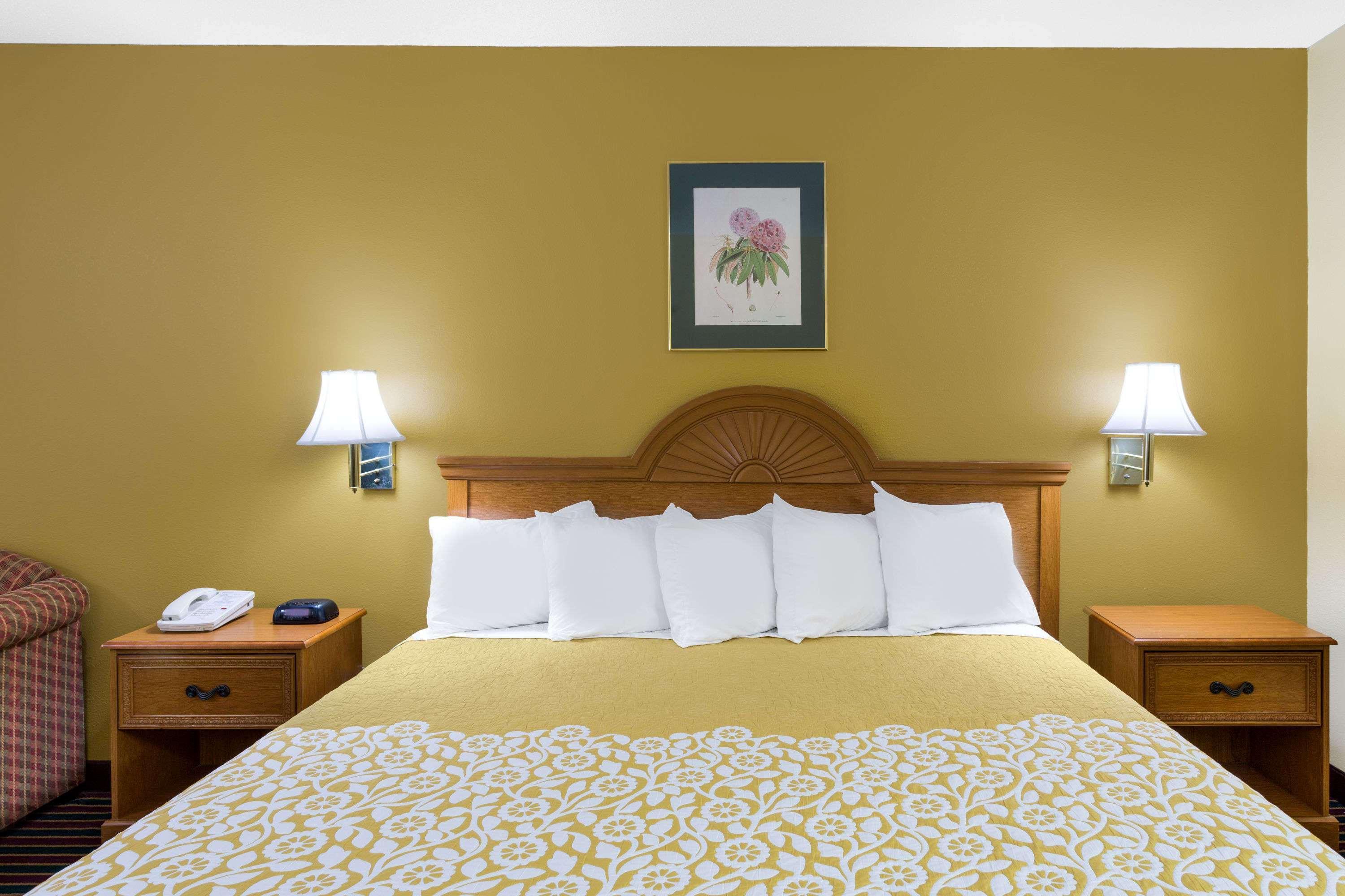 Days Inn By Wyndham Biscoe Esterno foto