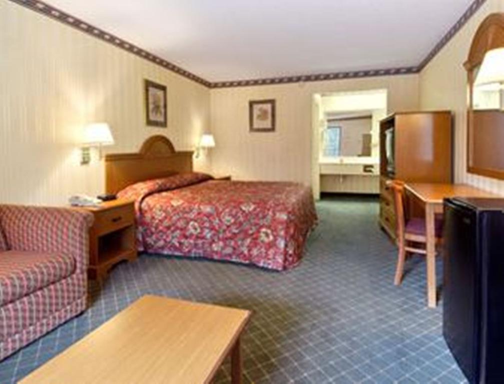 Days Inn By Wyndham Biscoe Esterno foto