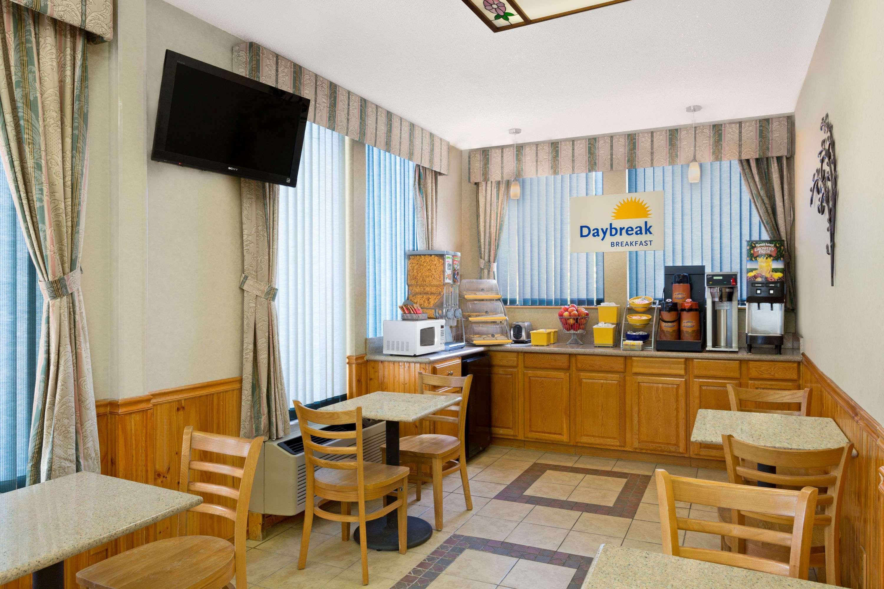 Days Inn By Wyndham Biscoe Esterno foto