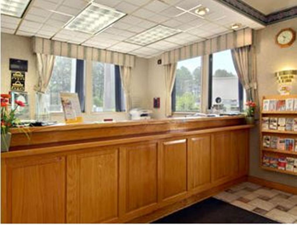 Days Inn By Wyndham Biscoe Esterno foto