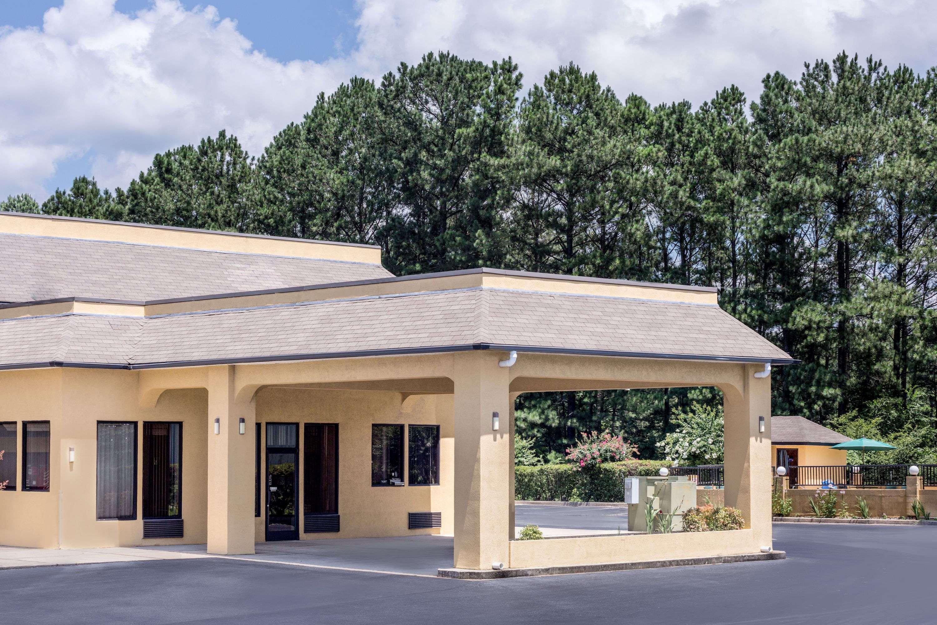 Days Inn By Wyndham Biscoe Esterno foto