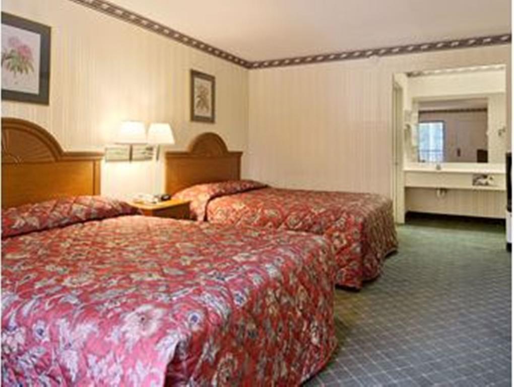 Days Inn By Wyndham Biscoe Esterno foto