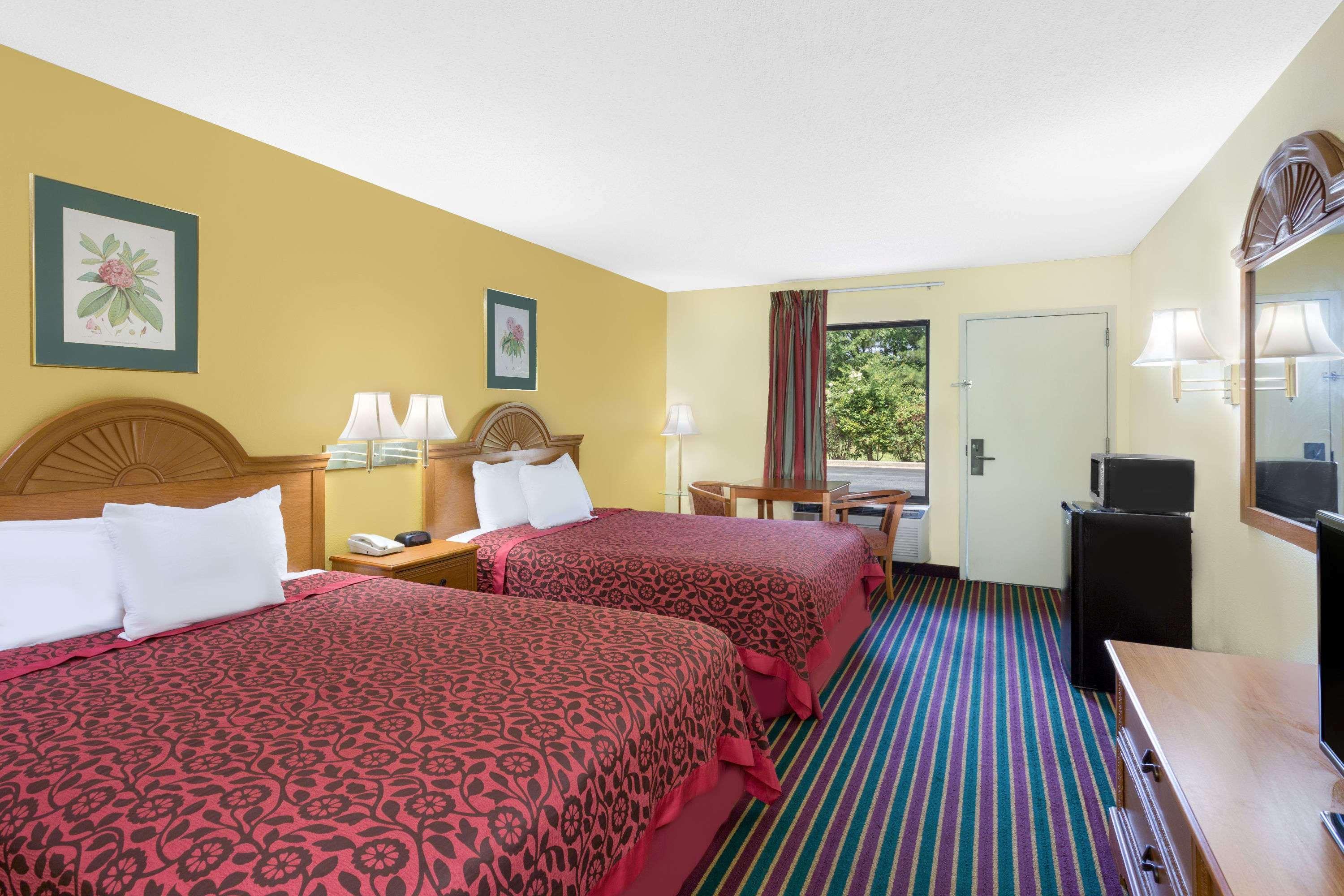 Days Inn By Wyndham Biscoe Esterno foto