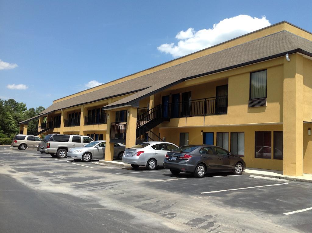 Days Inn By Wyndham Biscoe Esterno foto