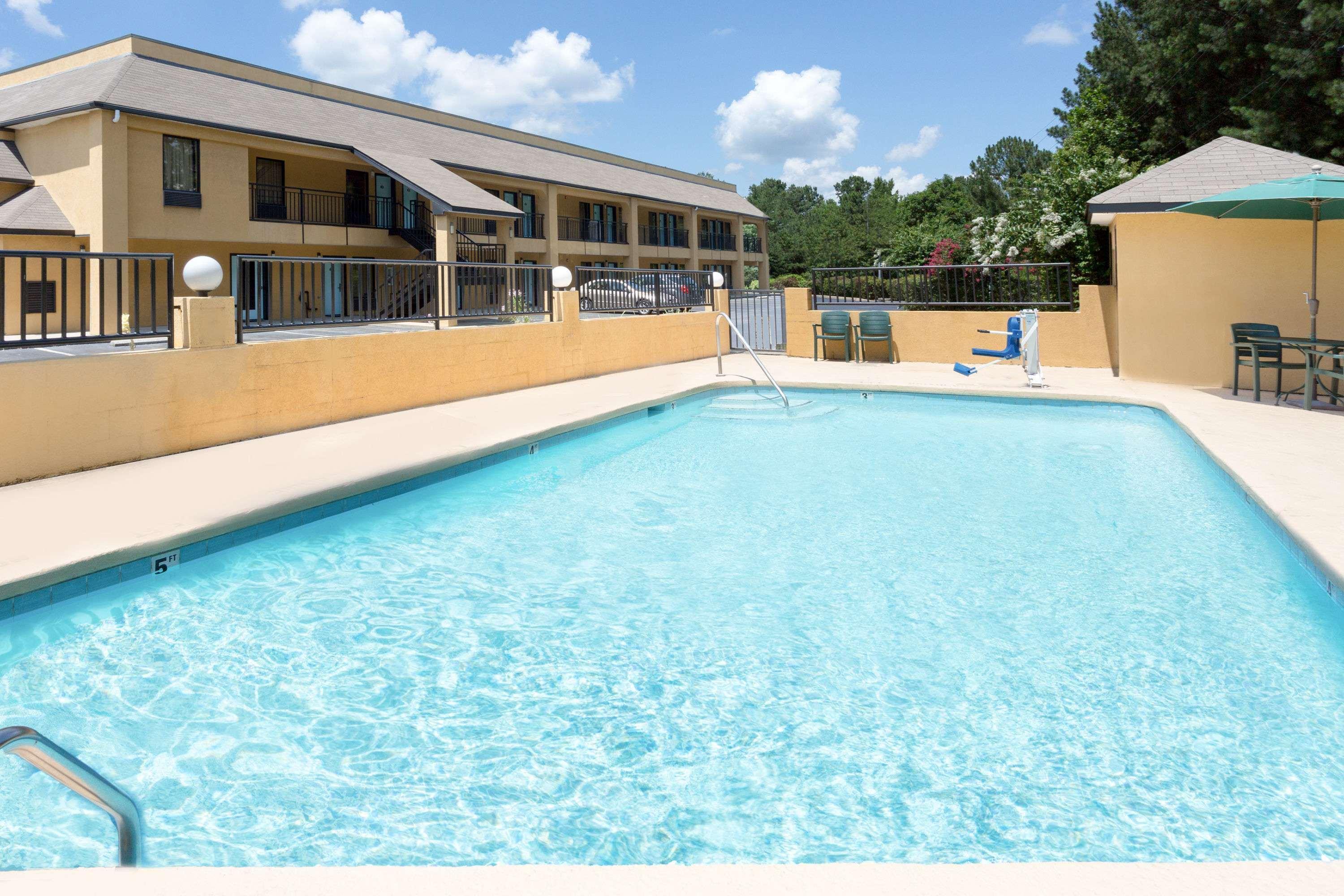 Days Inn By Wyndham Biscoe Esterno foto